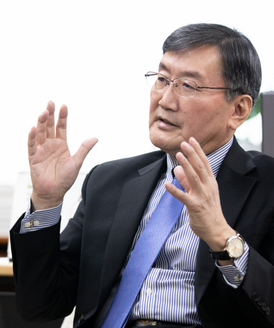 전광우 세계경제연구원 이사장 인터뷰. 박동욱기자 fufus@